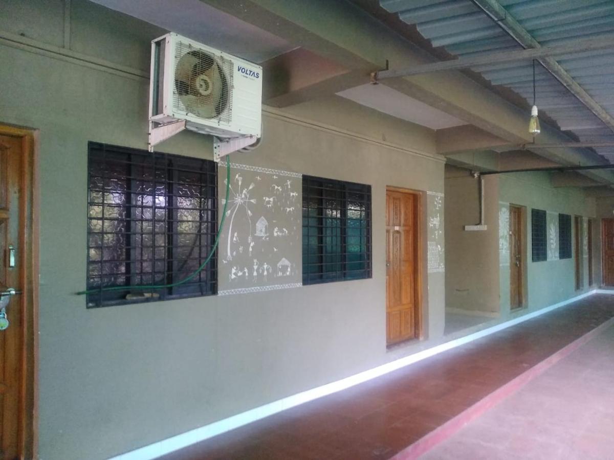 Dlite Beach Grove Cottages Alibaug Exterior foto